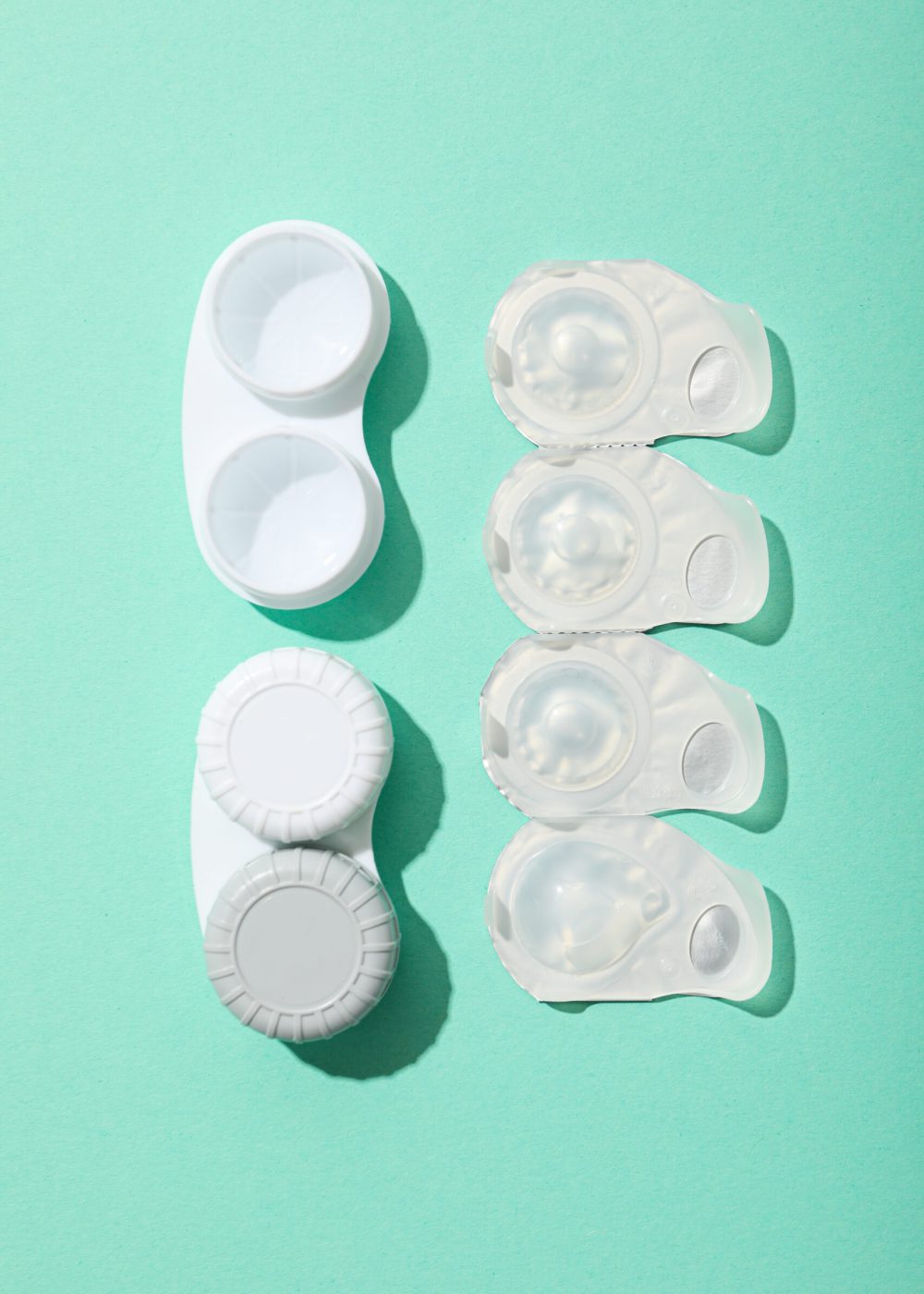 Contact lenses for eyes with a container for their storage